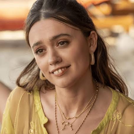 Aimee Lou Wood’s Teeth: Embracing Her Unique Smile in 2025