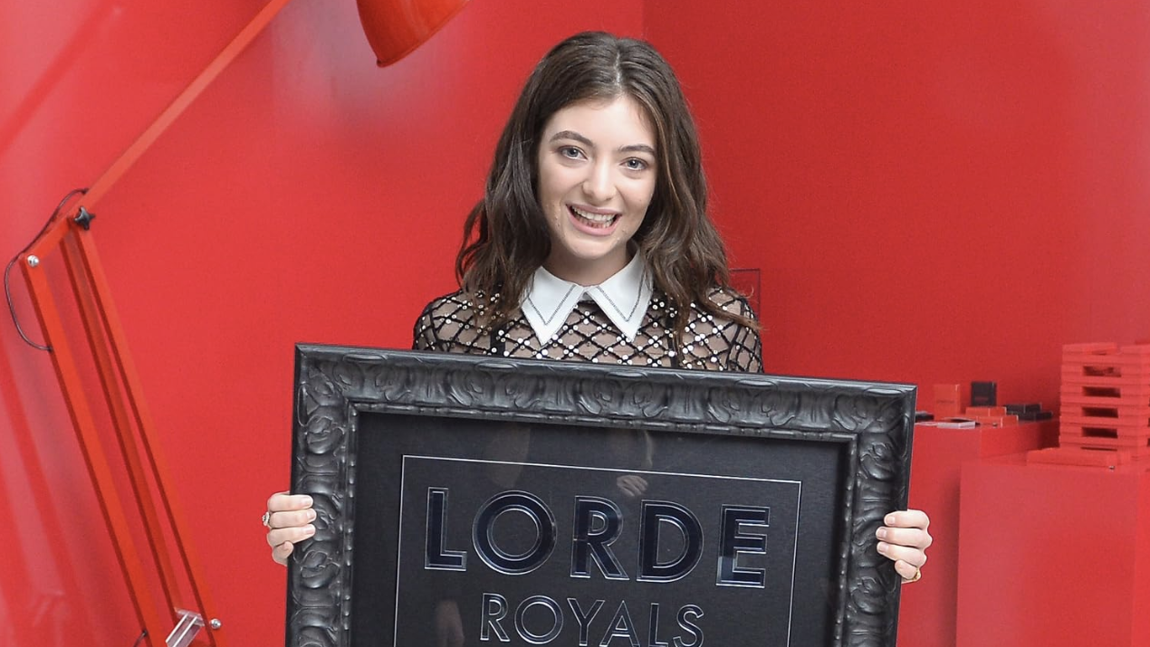 The 5 Best Lorde Album Covers Compared