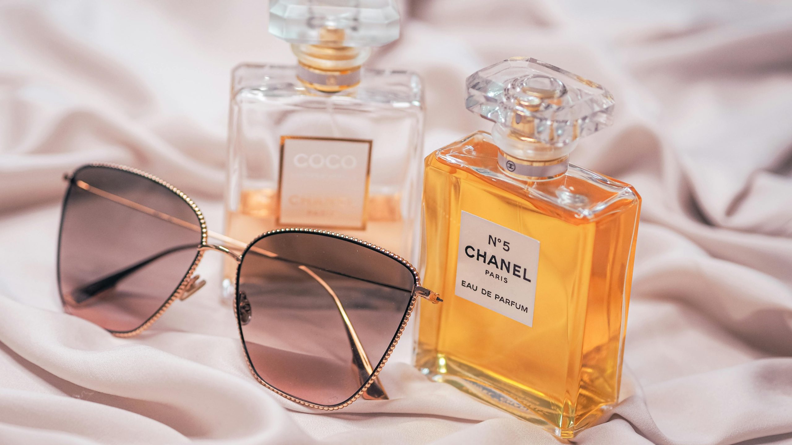 Luxury Perfumes: Signature Scents for Sophistication