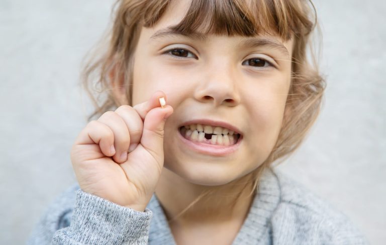 what does it mean when you dream your teeth are falling out spiritual