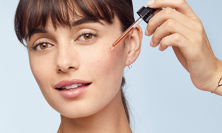 how to layer serums and moisturizers