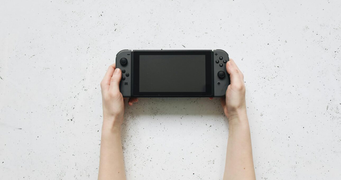 Six reasons why gaming and flying is the perfect combination  