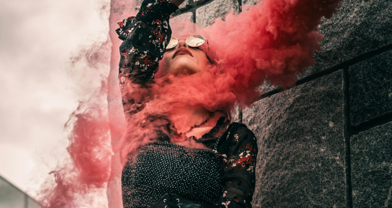 How Coloured Smoke Helps Create More Memorable Images